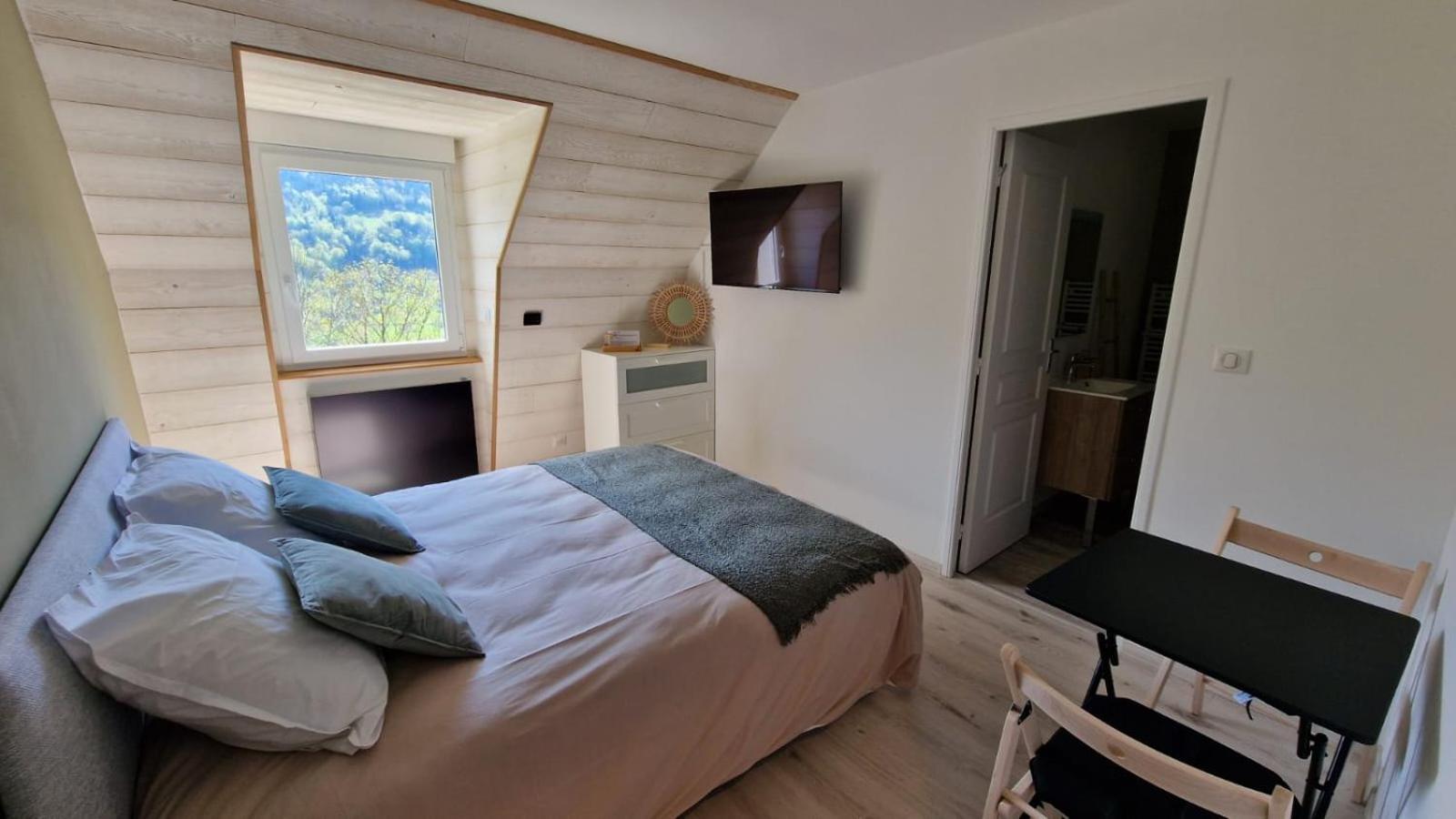 Bed and Breakfast La Gentiane Le Falgoux Екстер'єр фото